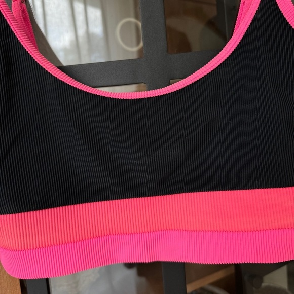 Beach Riot eva ribbed bikini top swimsuit coral barbie neon pink colorblock - Picture 7 of 7